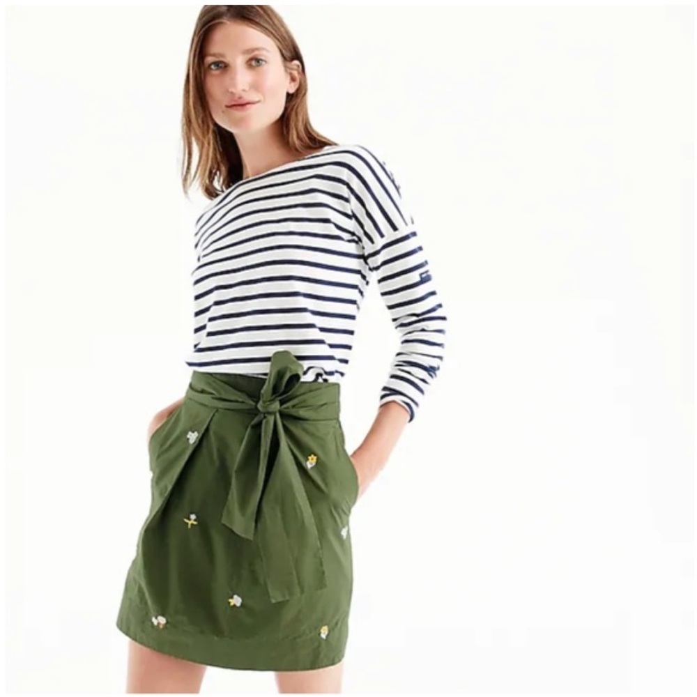 J. Crew Women's Green Floral Embroidered Mini Skirt with Tie Waist - size 2
